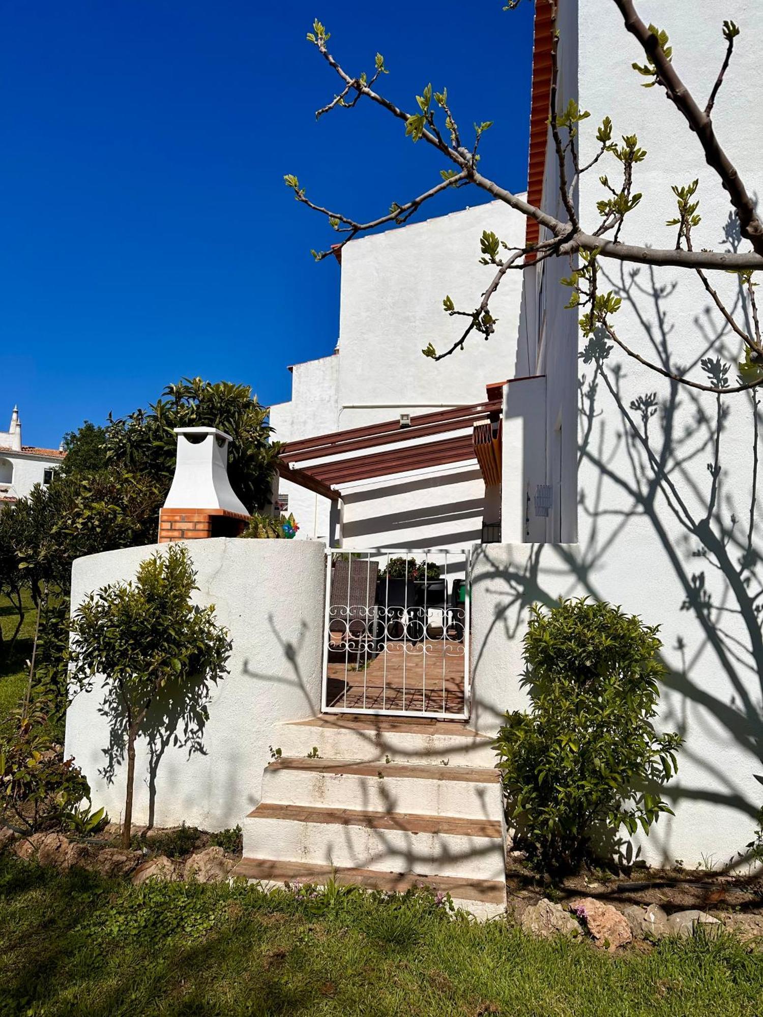 Castelo Da Esperanca Na Vila Sra Da Rocha Porches  Exterior photo